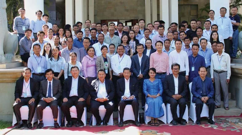 Pepper-sector workshop participants in a group photograph